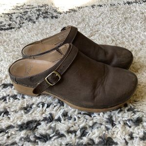 Dansko Berry Women’s Clogs